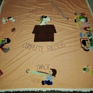 LARGE CUSTOM HANDMADE QUILT TOP PEANUTS SNOOPY EMBROIDERED VINTAGE 110 x 89